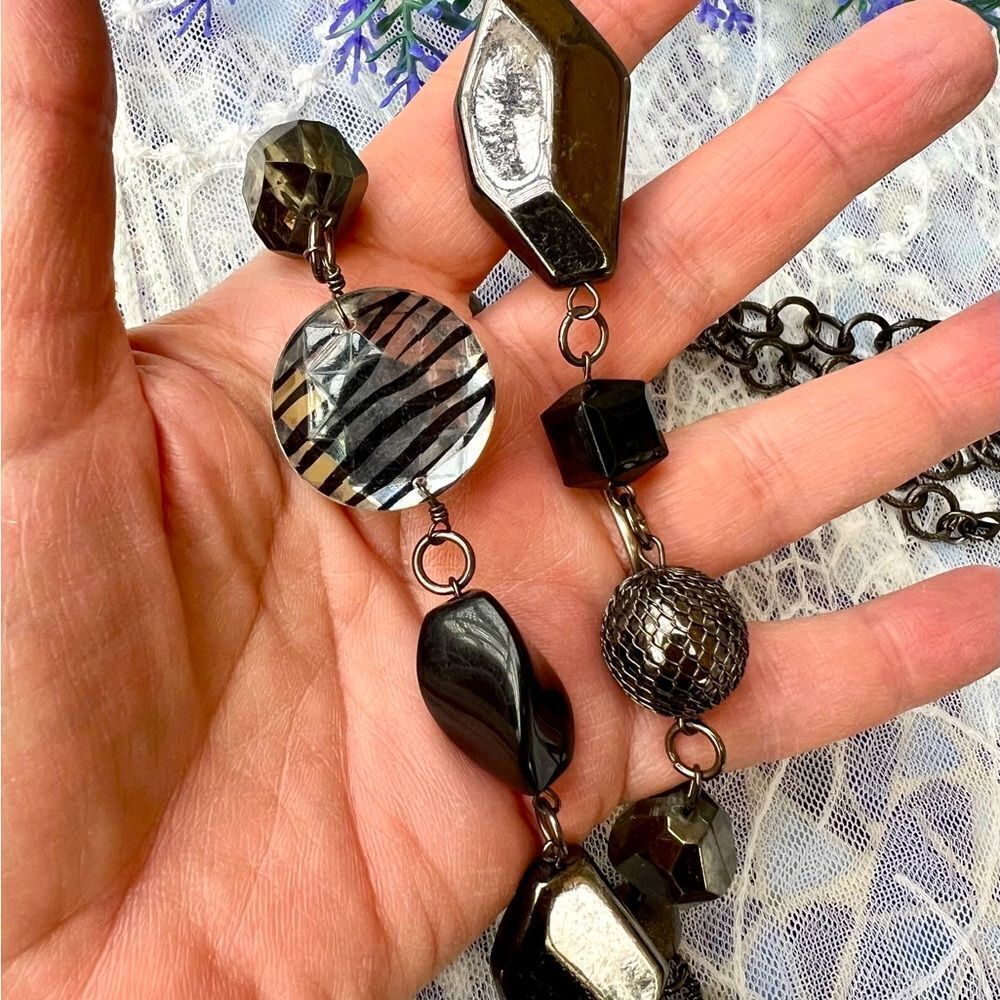 Vintage 80’s Long Zebra & Gunmetal Disco Necklace - Picture 4 of 7